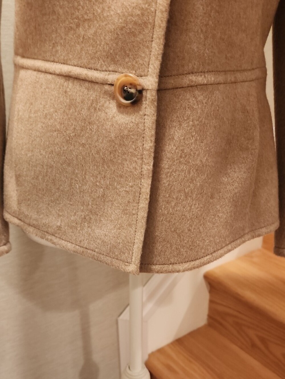 Akris 100% cashmere fitted jacket coat EUC camel - Picture 5 of 10